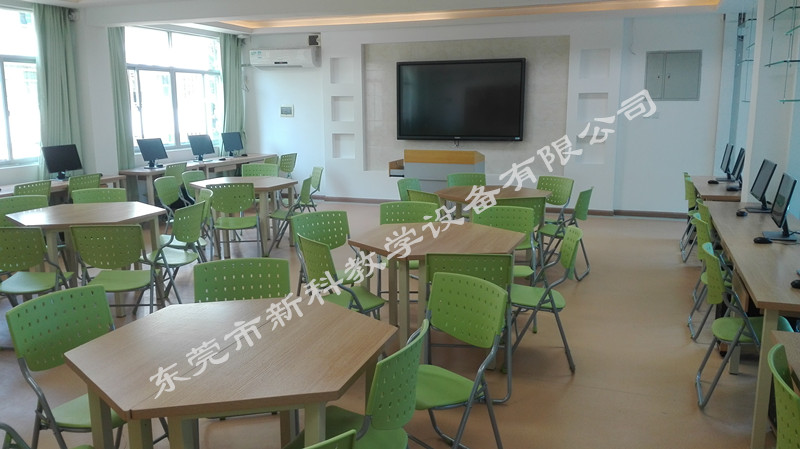 <a href='http://www.ea-led.com' target='1' style='font-size:14px; font-weight:bold; color:#0080ff;'>創(chuàng)客實驗室</a>