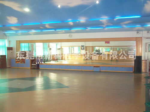 <a href='http://www.ea-led.com/chanpin/59-1.html' target='1' style='font-size:18px; font-weight:bold; color:#000000;'>舞蹈室</a>2