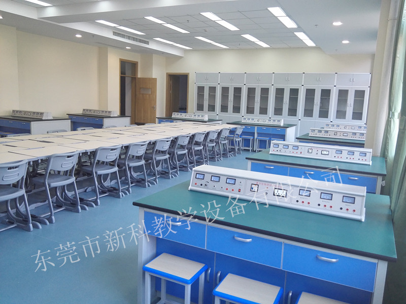 <a href='http://www.ea-led.com/' target='1' style='font-size:14px; font-weight:bold; color:#0080ff;'>物理實驗室</a>教室
