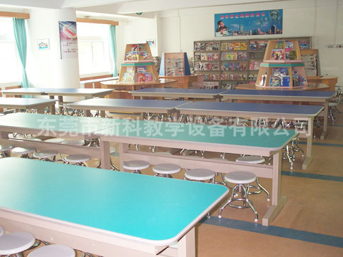 <a href='http://www.ea-led.com/chanpin/110-1.html' target='1' style='font-size:18px; font-weight:bold; color:#000000;'>圖書閱覽室</a>7