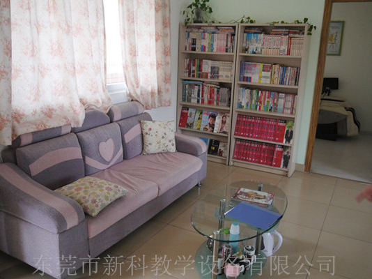 學校<a href='http://www.ea-led.com' target='1' style='font-size:14px; font-weight:bold; color:#0080ff;'>心理咨詢室</a>