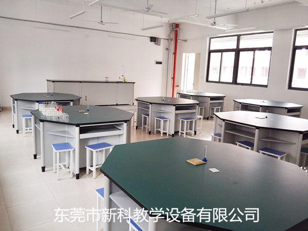 <a href='http://www.ea-led.com/' target='1' style='font-size:14px; font-weight:bold; color:#0080ff;'>物理實驗室</a>設備