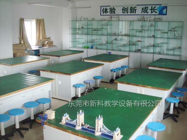 <a href='http://www.ea-led.com/chanpinyiji/37-1.html' target='1' style='font-size:18px; font-weight:bold; color:#ff0000;'>通用技術(shù)實(shí)驗(yàn)室設(shè)備</a>