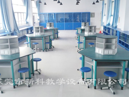 <a href='http://www.ea-led.com/chanpin/60-1.html' target='1' style='font-size:18px; font-weight:bold; color:#000000;'>機器人功能室</a>3