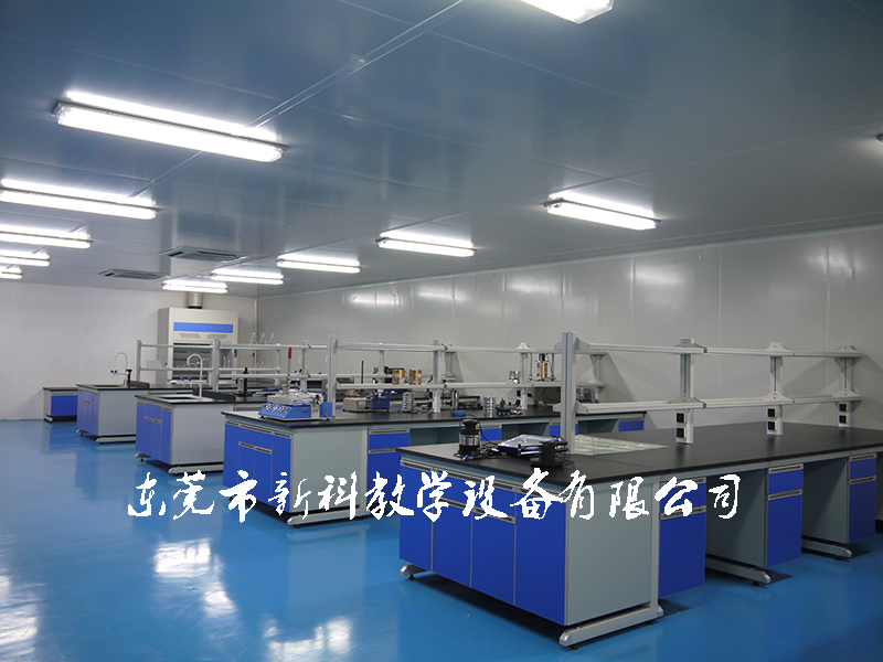 <a href='http://www.ea-led.com/products/63-1.html' target='1' style='font-size:18px; font-weight:bold; color:#000000;'>中央實驗臺</a>案例